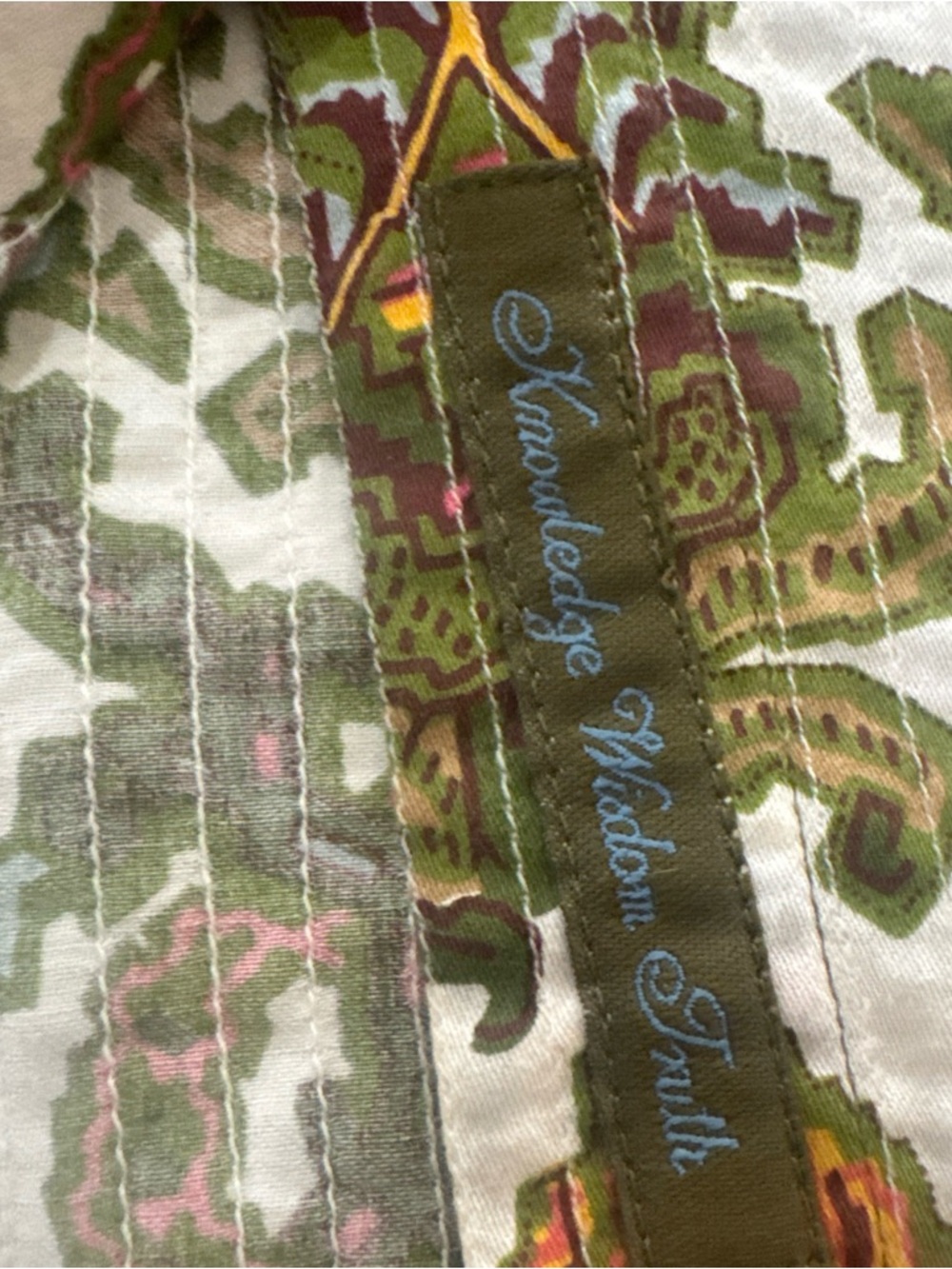 Vintage Robert Graham printed top, women's size 8 - Picture 3 of 7